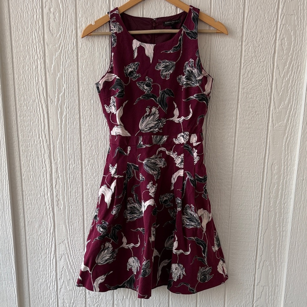 Banana Republic Burgundy Black White Floral Dress sz 0
